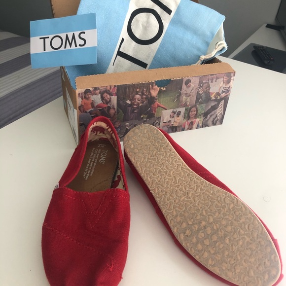 red canvas toms